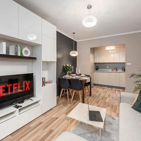 Апартаменти 2-bed On Krochmalna *