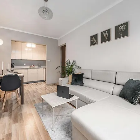 Апартаменти 2-bed On Krochmalna