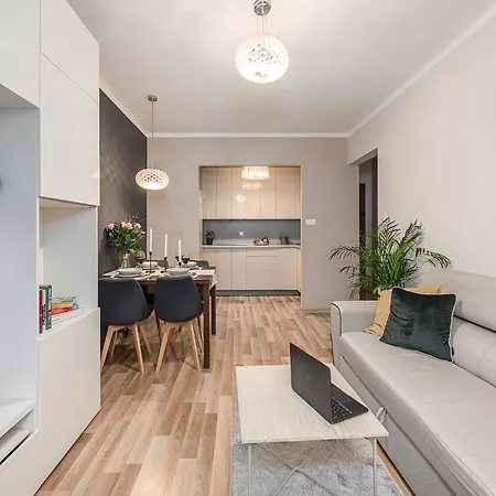 Апартаменти 2-bed On Krochmalna