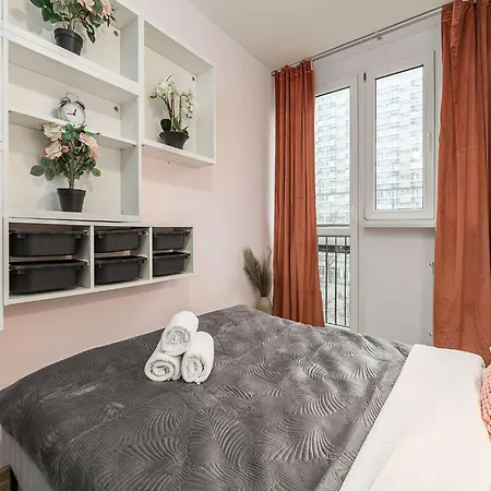 Апартаменти 2-bed On Krochmalna *