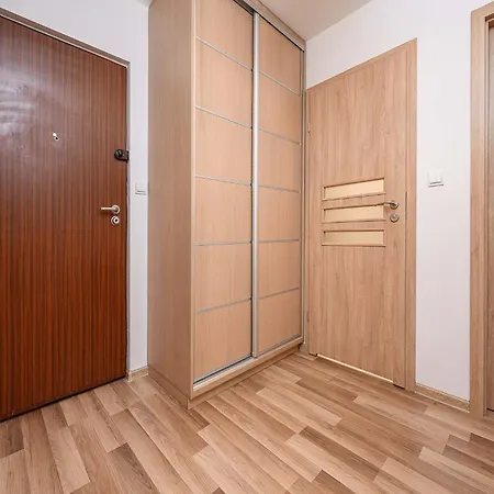 2-bed On Krochmalna Апартаменти *